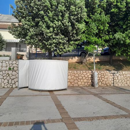 Apartmani Studio Apartmani Senjska Maslina Senj  Eksteriør billede